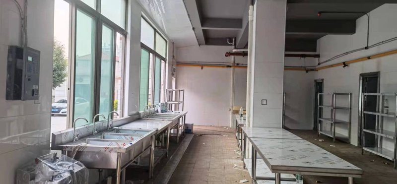 厨房里的隐形清洁师：抽油烟机的新时代变革